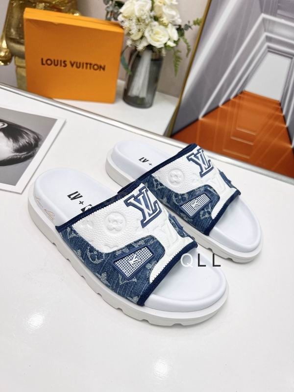 Louis Vuitton Women's Slippers 73